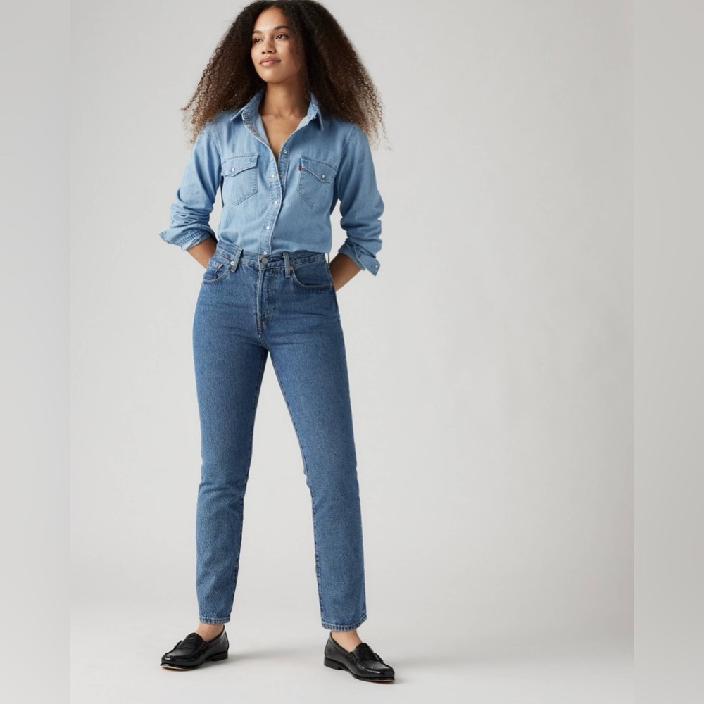 Levi’s 501 High Rise Straight Leg Jeans Mid Blue Wash Size 30x26 NWOT